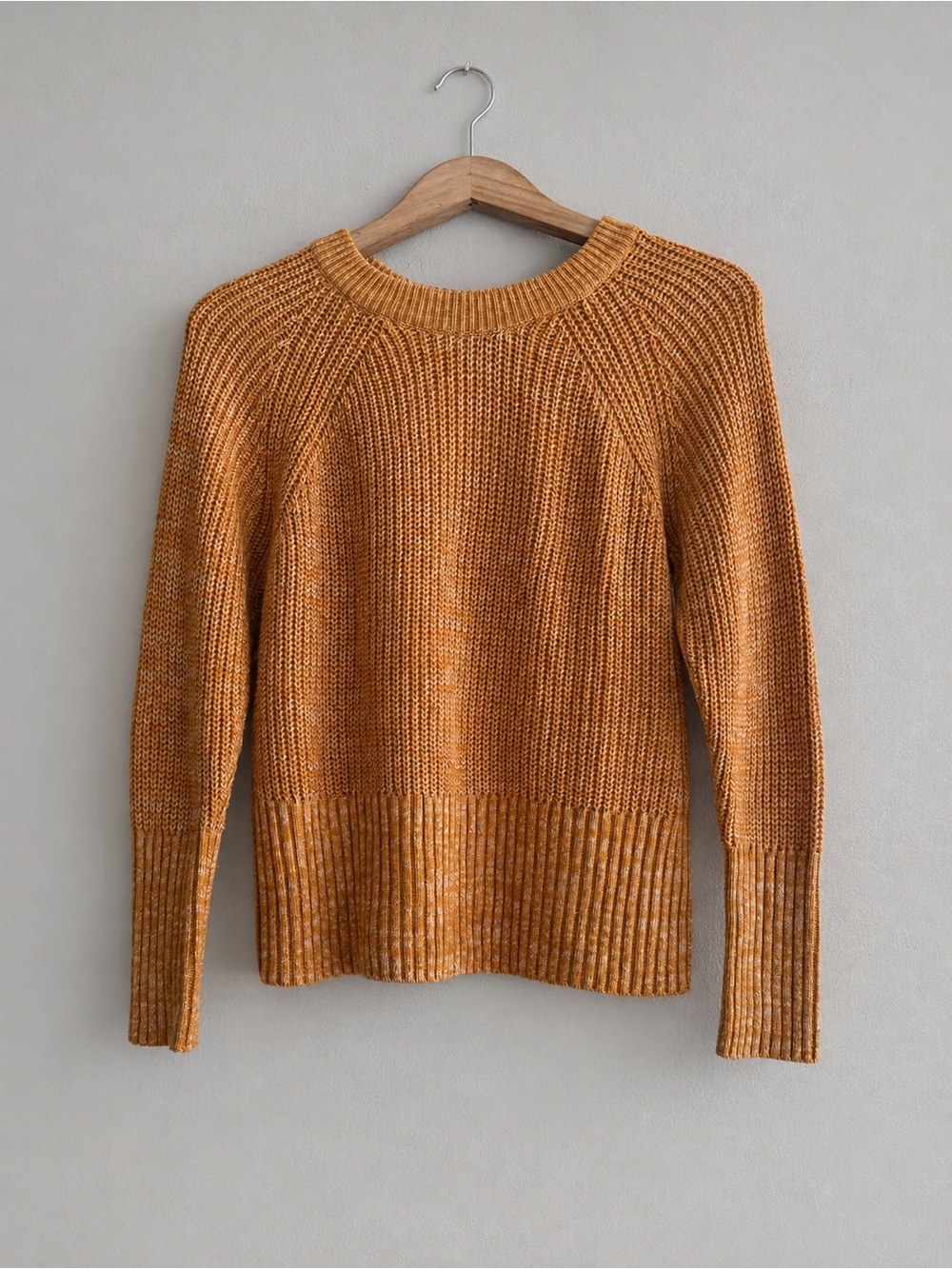 Universal Thread Women’s M Mustard Marled Knit Crewneck Raglan Sweater
